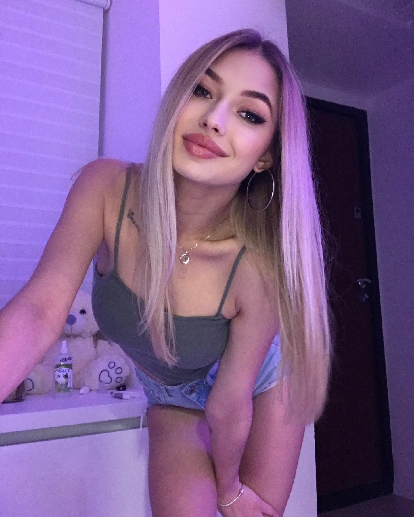 Cece 22 Female,Blonde,German,GG cup,Japanese